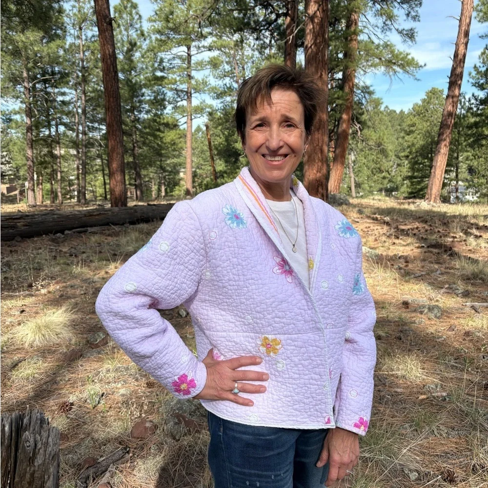 Upcycled from a quilt pastel pink and flower crop jacket - Picture 3 of 11